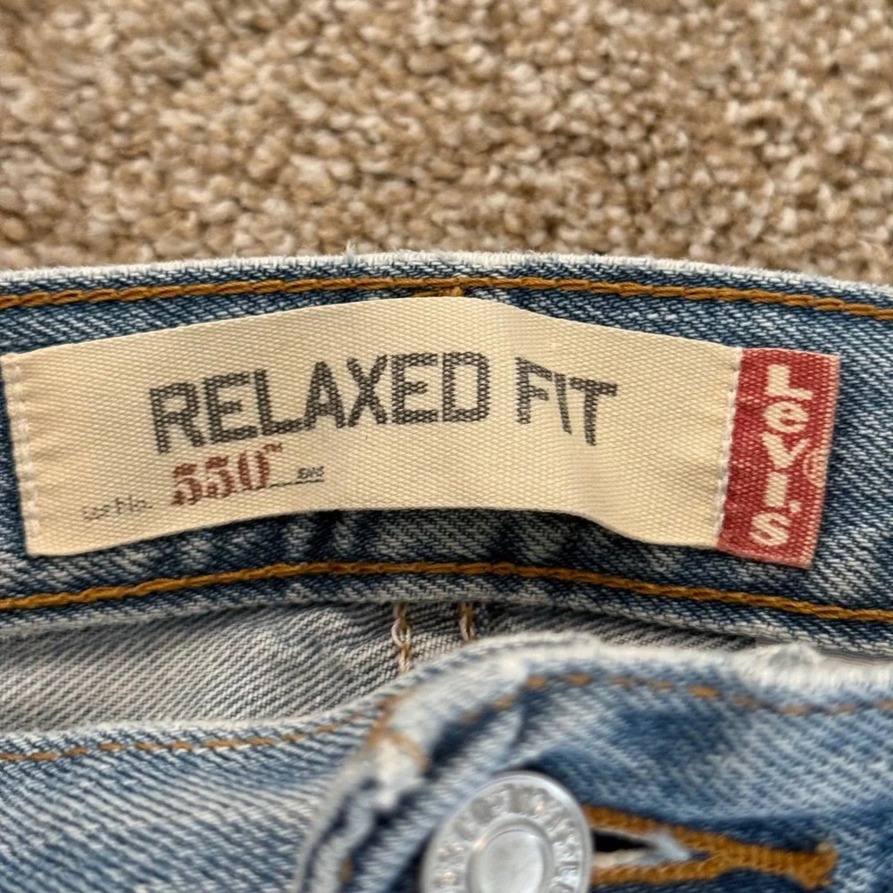 Levi's 550 Relaxed Fit Jeans Mens 34x31 Light Wash Vintage Y2K Distressed Denim